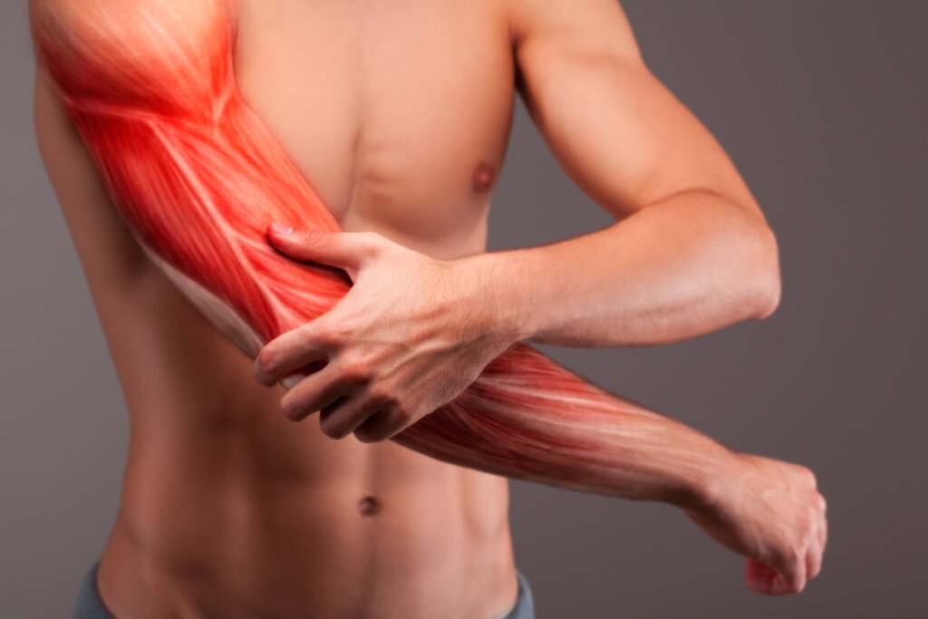 Patient experiencing frozen shoulder stiffness and pain – physiotherapy and orthopedic treatment at IBAP Clinics Hyderabad